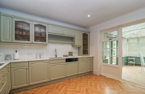 New Forest District Cottage | FLEXFORD MILL COTTAGE, family friendly, with a garden in Lymington