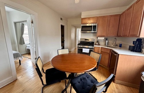 Bucktown Apartment | Flexhome Bucktown 2BR C1