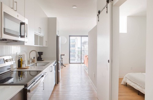 Yankee Hill Apartment | Flexhome East Side 1BR NO5 - Balcony+Pool+Gym
