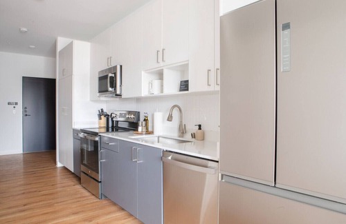 Yankee Hill Apartment | Flexhome East Side 1BR NO6 - Balcony+Pool+Gym