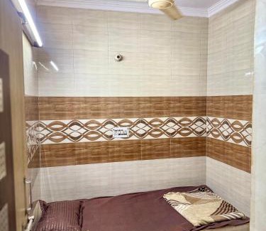 Khattalwada Hostel | FlexiBay-Affordable Boys Hostel in North Delhi with meals