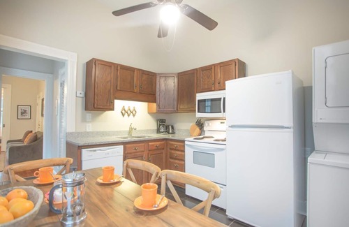 Savannah Victorian District House | Flexible Refund Policies: Row Home Looking Out On Forsyth Park