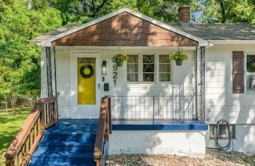 Kansas City House | Flexible Stay-Close to Downtown