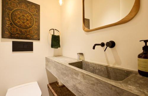 Vilarinha House | FLH Secluded Porto Haven with Pool