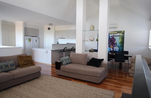 Augusta House | Flinders View