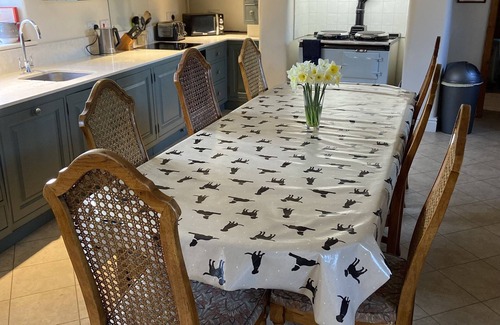 Little Thornage Cottage | FLINT COTTAGE WITH PRIVATE POOL, ANNEX, OWN PARKING SLEEPING 8 PEOPLE.