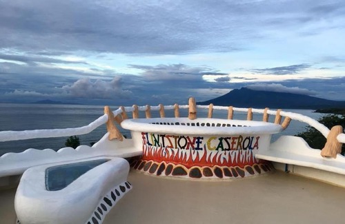 Torrijos Villa | FLINTSTONE CAVE HOUSE