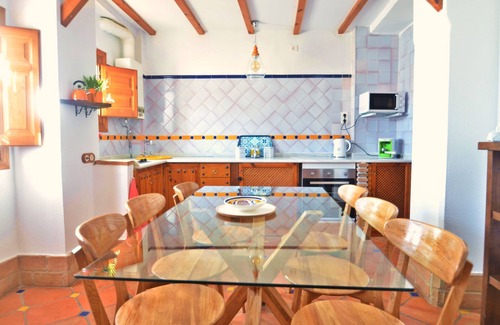 San Ildefonso House | Flintstone house for 8 persons, private terrace and parking.