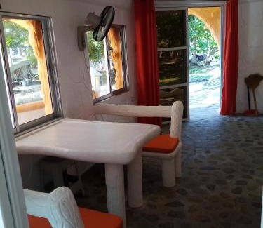 Torrijos Apartment | Flintstone Mini-Cave