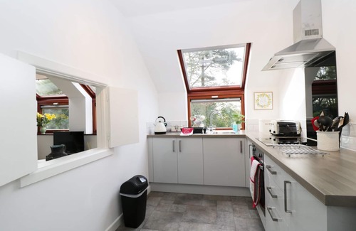 Buckland St Mary House | FLINTSTONES, country holiday cottage in Buckland St Mary