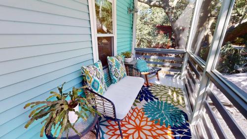 Sunset Point House | Flip Flop Casual