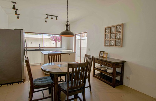 Puerto Villamil House | Flip Flop House