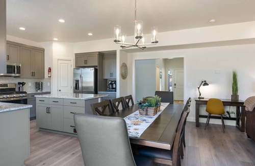 St. George House | Flip Flop Therapy: Waterslide, pool, lazy river, splash pad, dog-friendly too.