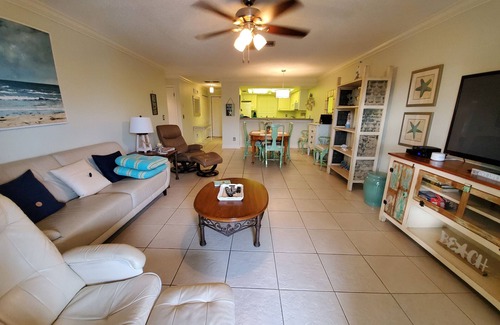 Breakers Condo | Flip Flops At The Beach