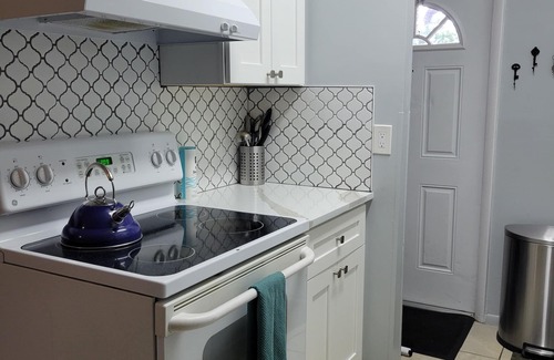 Parkside Apartment | FlipFlop Condo#2! Best bang for YOUR DOLLAR in town!