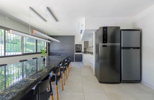 Chacras de Coria Villa | Fliphaus + Wine Country - Deluxe Mansion 9 Bd 27 pax