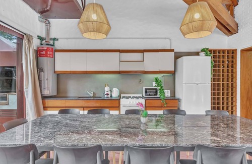 Chacras de Coria House | Fliphaus + Wine Country - Villa 20 pax 9 Bd Pool Jacuzzi + Daily Cleaning