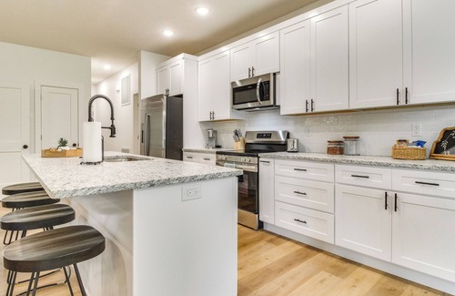 Flippin House | Flippin Vacation Rental: Walk to White River!