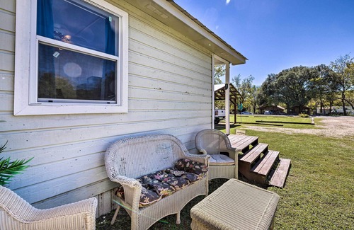 Canyon Lake Apartment | Flirty Flamingo' Studio: 1 Mi to Canyon Lake