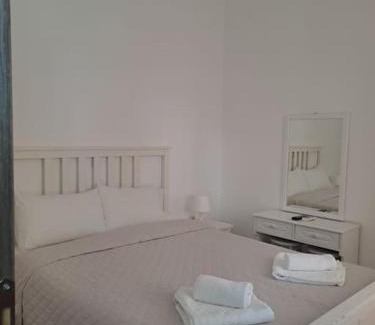 Milos Apartment | Flisvos Home Studio