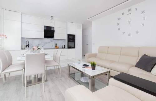 Gdansk Apartment | Flisykowskiego 9 | Bright Apartment | Parking