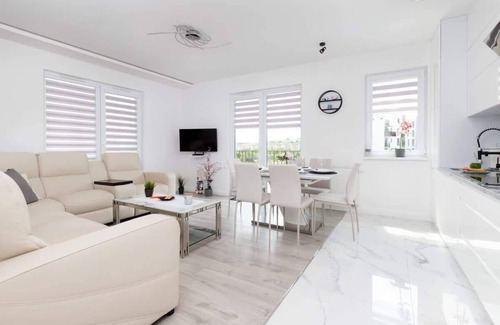 Gdansk Apartment | Flisykowskiego 9 | Bright Apartment | Parking