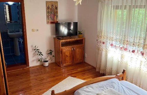 Albac House | Floare de colț