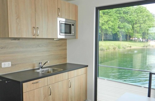 Vynen House | Floating 44 Komfortable Hausboote bei Xanten mit Tollem Seeblick