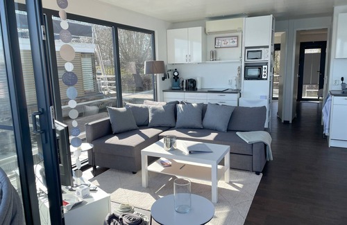 Vynen House | Floating 44 Komfortable Hausboote bei Xanten mit Tollem Seeblick