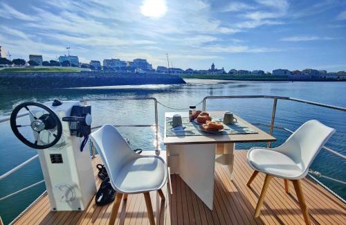 Povoa De Varzim Boat Rental | Floating Experience - Casa flutuante a 25 min do Porto