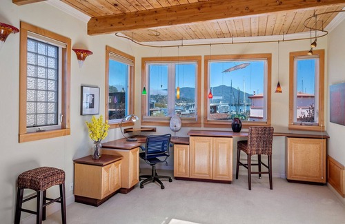 Marin City Boat Rental | Floating Home in Sausalito! 3 Floors with 2BR 3BA