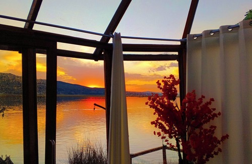 Puno Boat Rental | FLOATING HOTEL IN LAKE TITICACA UROS