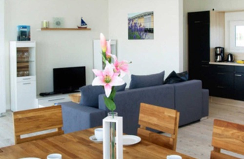 Kroeslin House | Floating House 4 Oie with fireplace and pet - 01. Floating Houses (95 m²) with