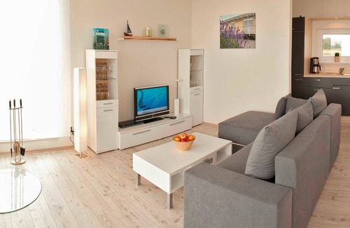 Kroeslin House | Floating House 4 Oie with fireplace and pet - 01. Floating Houses (95 m²) with