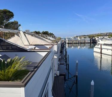 Seca Apartment | Floating House - MARINA PEARL