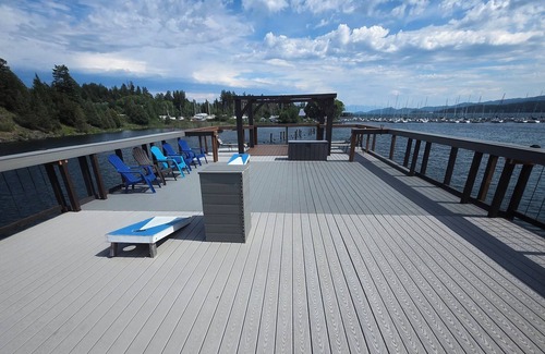 Somers Boat Rental | FLOATING HOUSE on Flathead Lake, kayaks, rooftop decks, watercraft rentals!
