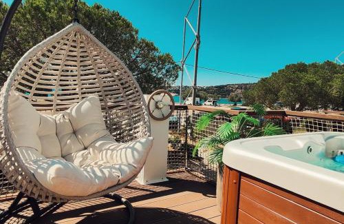 Piran House | Floating Sea House - 5Stars