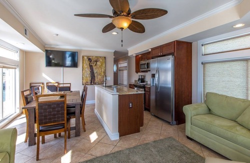 Ponchartrain Park House | Floating Villa 3