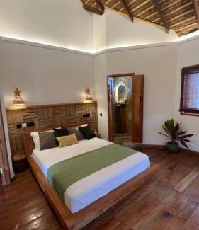 Beyin Villa | Floating Villa near Nzulezu