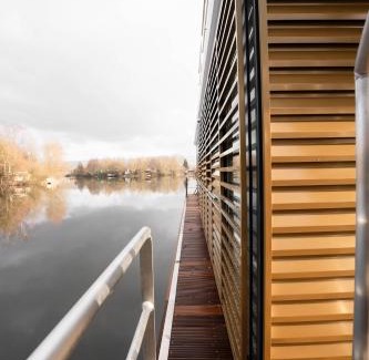 Godelheim House | Floatinghouses Weserbergland