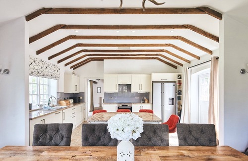 Pudleston Cottage | Flock Cottage - a cottage that sleeps 8 guests in 4 bedrooms