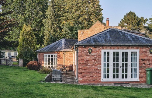 Pudleston Cottage | Flock Cottage - a cottage that sleeps 8 guests in 4 bedrooms