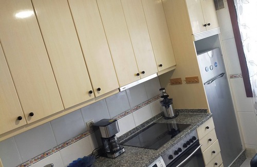 Ourense Condo | FLOOR! BERISHITF!