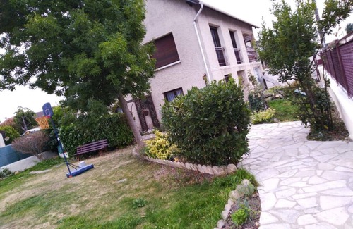 Tremblay-en-France House | FLOOR in Paradis house.