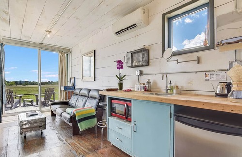 Round Top House | Flophouze Shipping Container Hotel - Houze 3