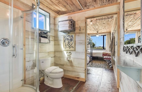 Round Top House | Flophouze Shipping Container Hotel - Houze 5
