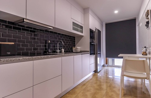 Vila Praia de Ancora Apartment | Flor do Mar - Spacious Apartment with Balcony