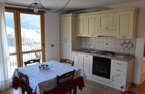 Temu House | Flora Alpina- Genziana apartments with breathtaking views and balcony