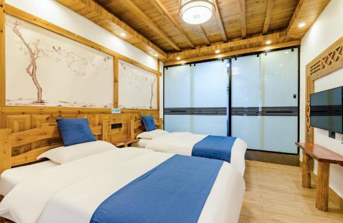 Xiangxi House | Floral Hotel Furong Town Qichi Inn