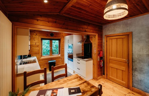 Great Ayton Cottage | Floral Lodge 4 Great Ayton Yorkshire - sleeps 4 guests in 2 bedrooms